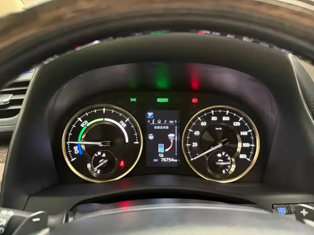 Toyota Alphard — фото 5