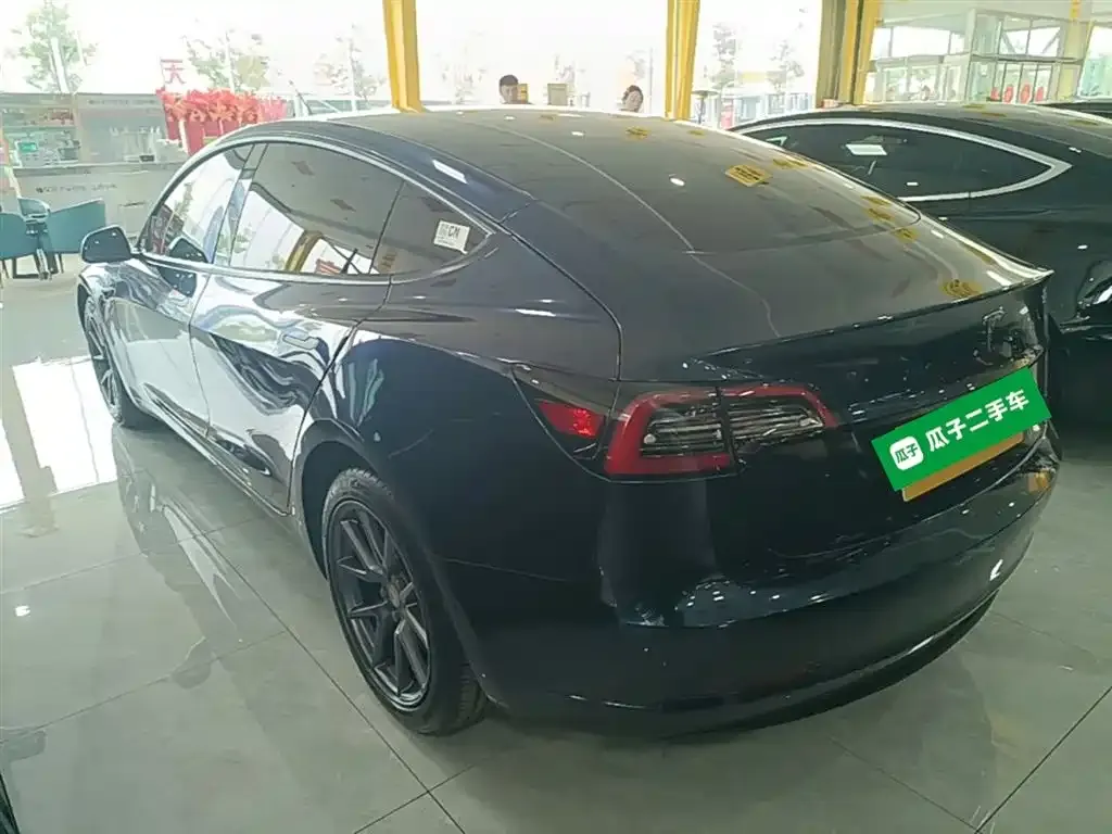 Tesla Model 3 — фото 2