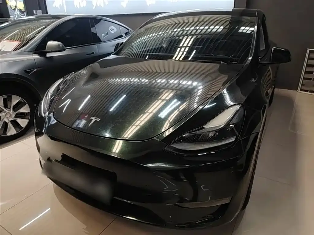 Tesla Model Y — фото 1