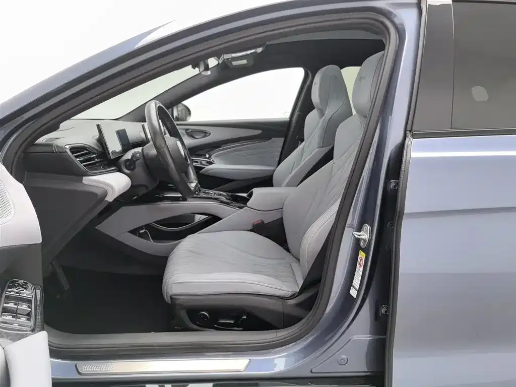 BYD Seal — фото 10