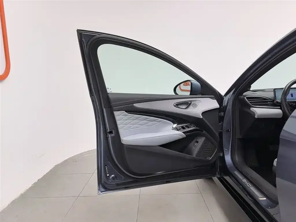 BYD Seal — фото 7