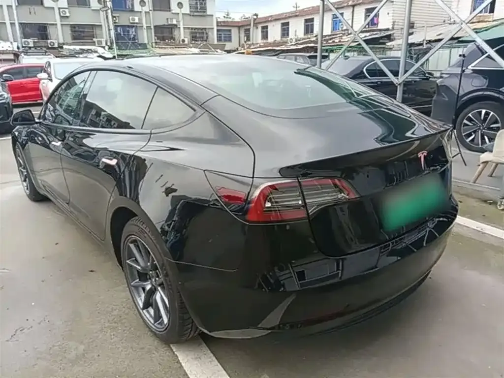 Tesla Model 3 — фото 9