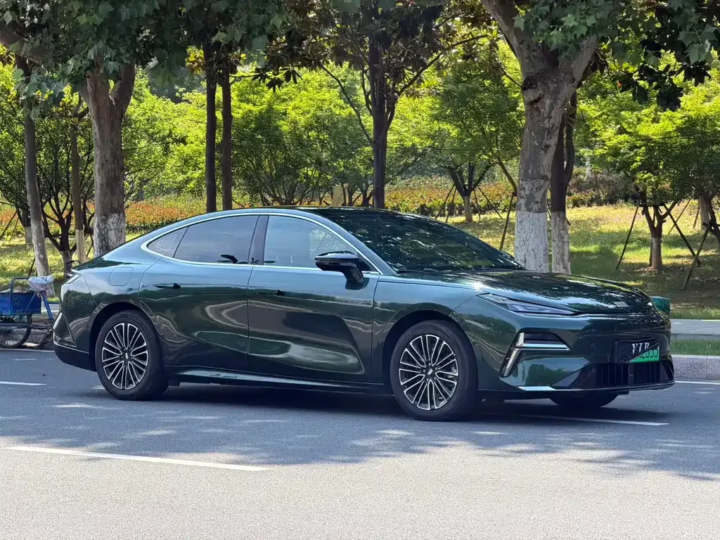 Geely Galaxy Xingyao 8 2025 из CN, фото 9