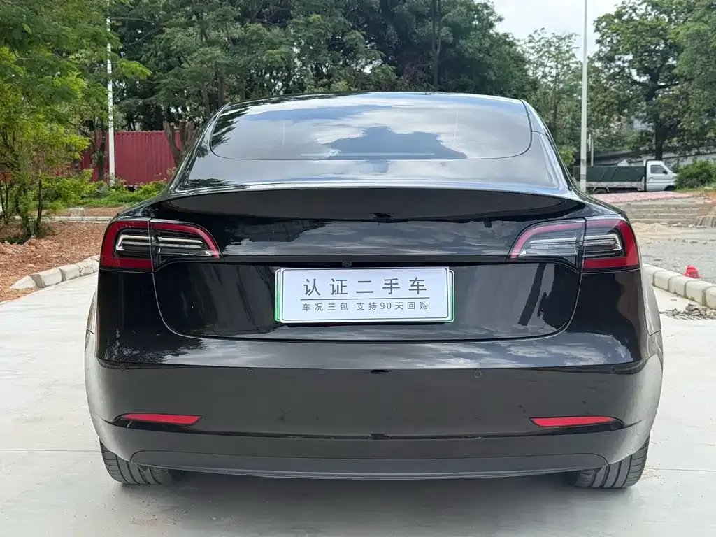 Tesla Model 3 — фото 7