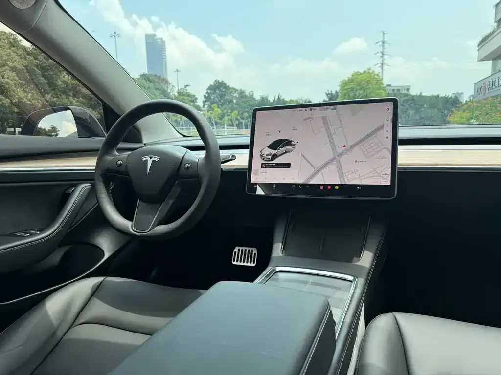 Tesla Model 3 — фото 5