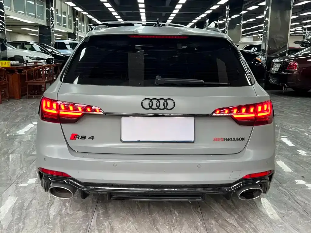 Audi RS 4 2021 из CN, фото 5