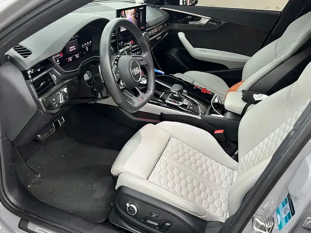 Audi RS 4 2021 из CN, фото 4