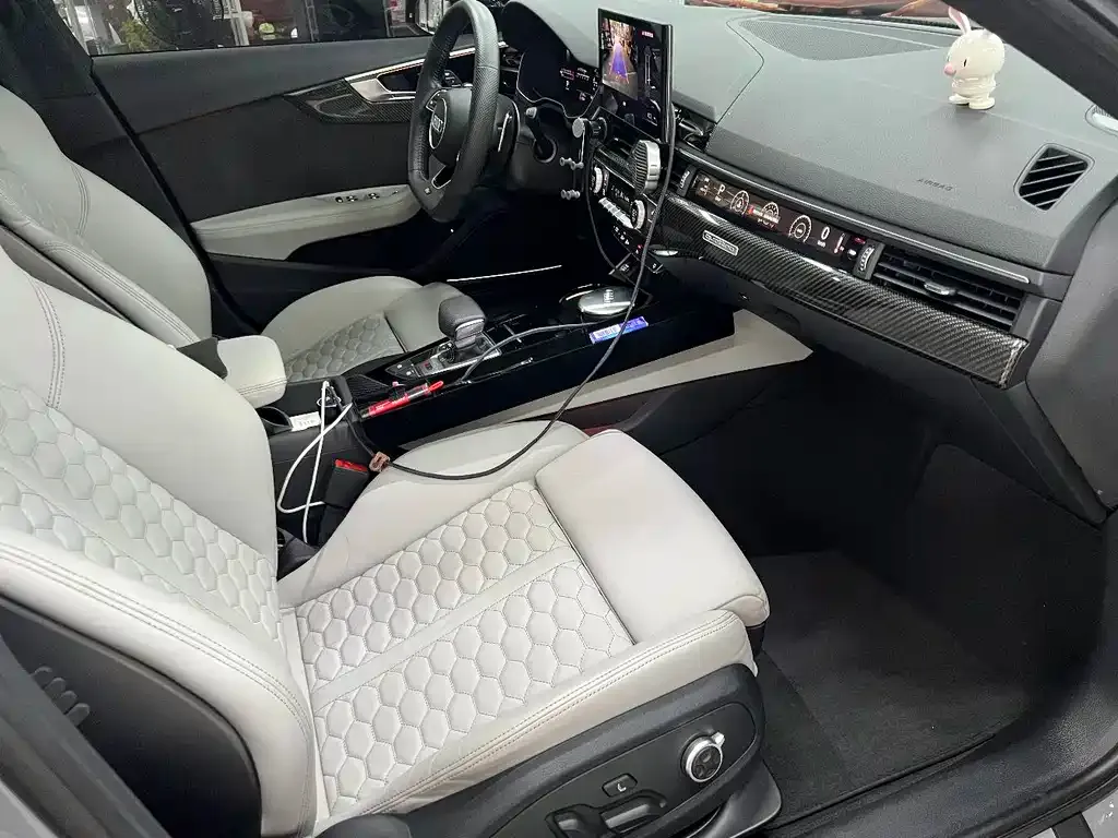 Audi RS 4 2021 из CN, фото 3