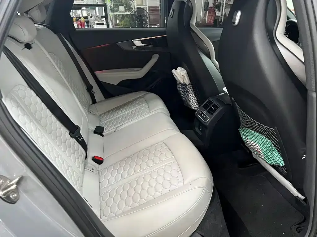 Audi RS 4 2021 из CN, фото 7