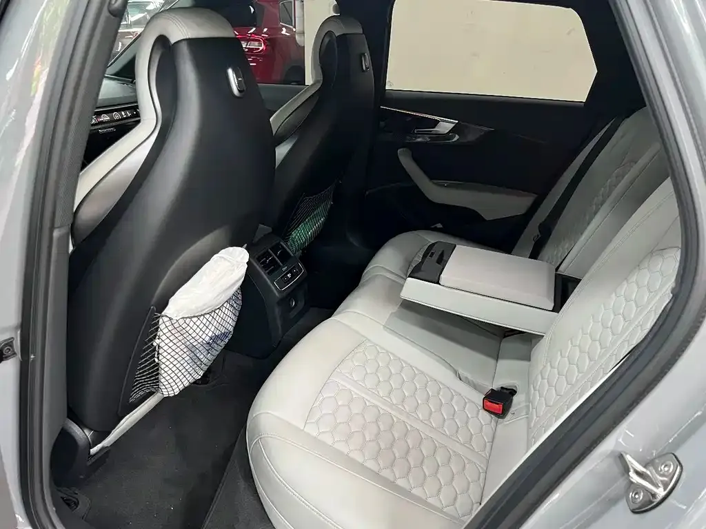 Audi RS 4 2021 из CN, фото 2