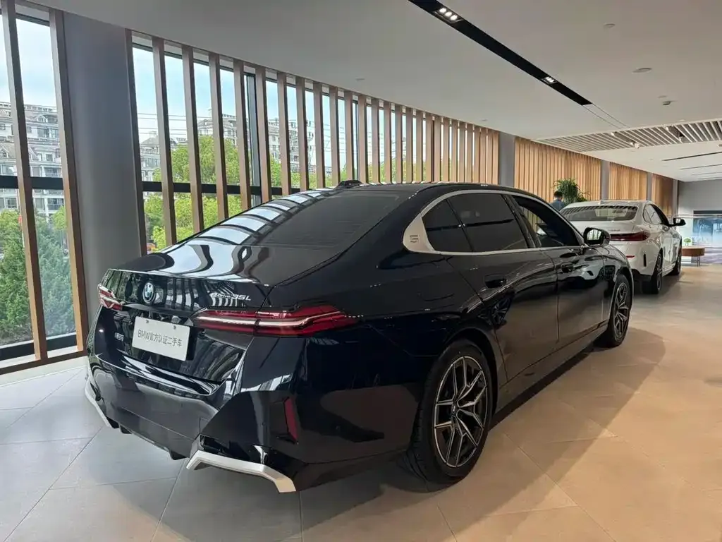 BMW i5 2025 из CN, фото 9