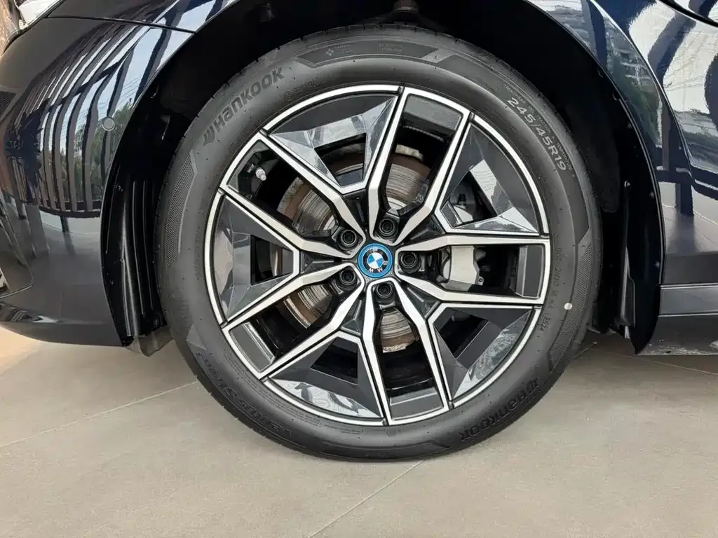 BMW i5 2025 из CN, фото 4