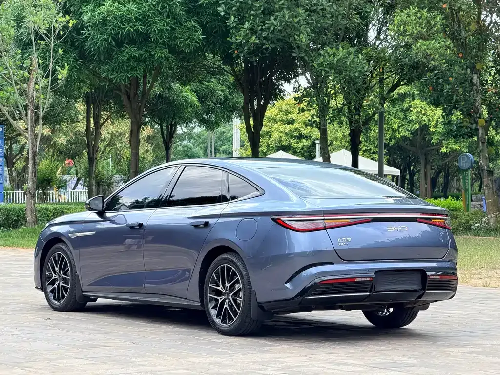 BYD Seal — фото 10