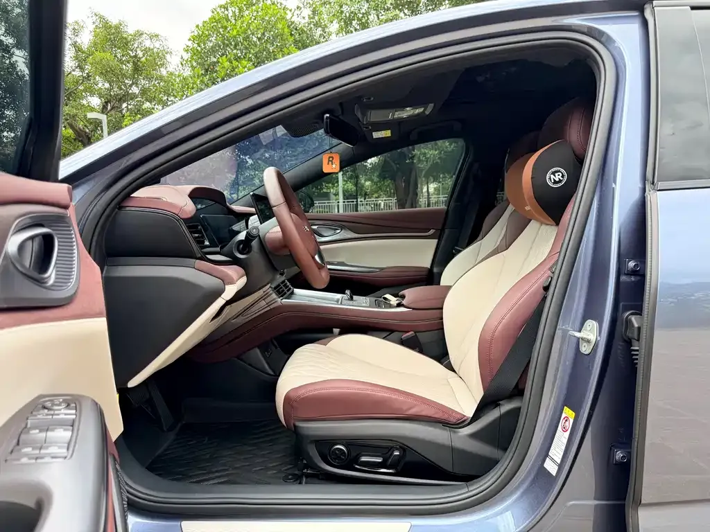 BYD Seal — фото 2