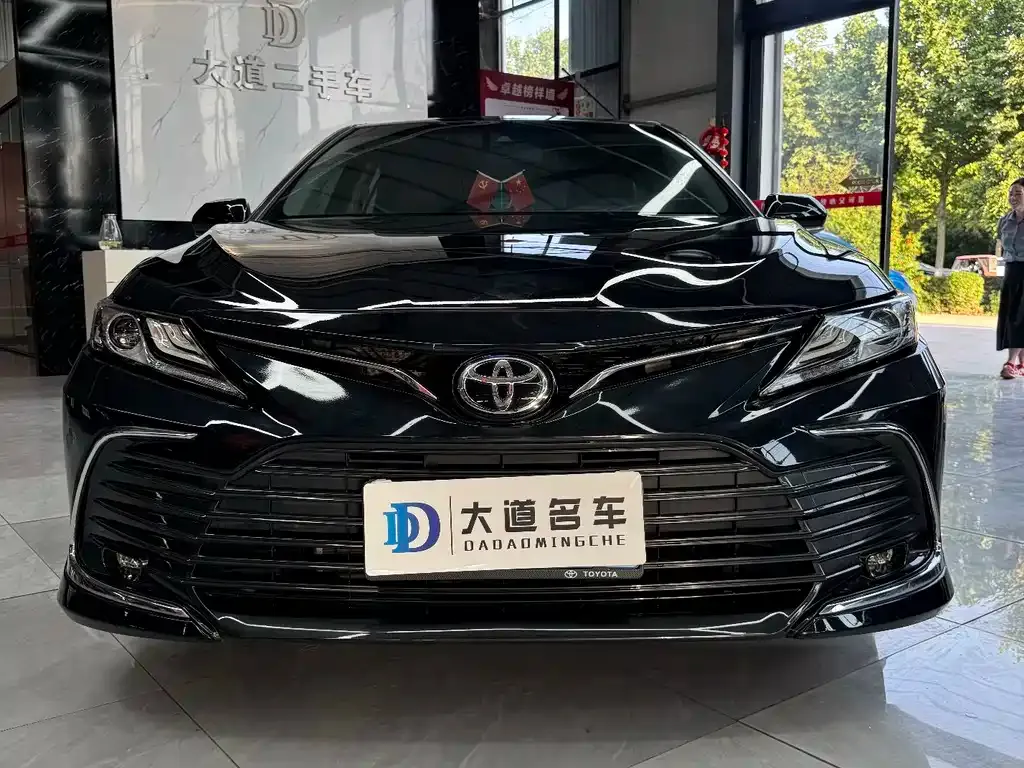 Toyota Camry — фото 4