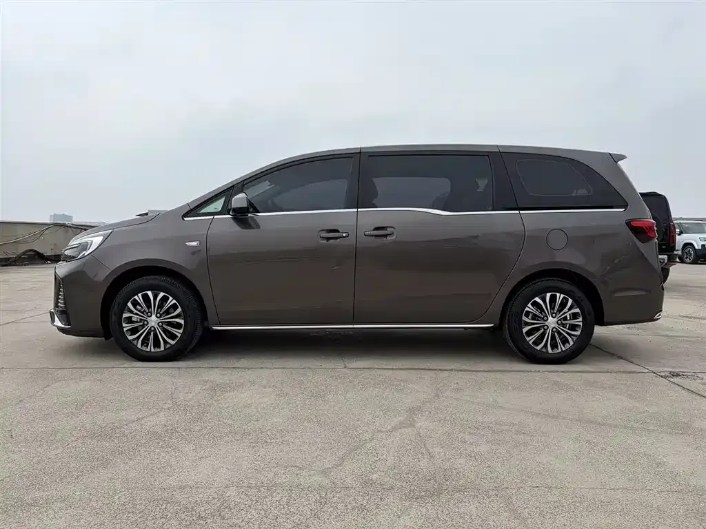 Buick GL8 2023 из CN, фото 10