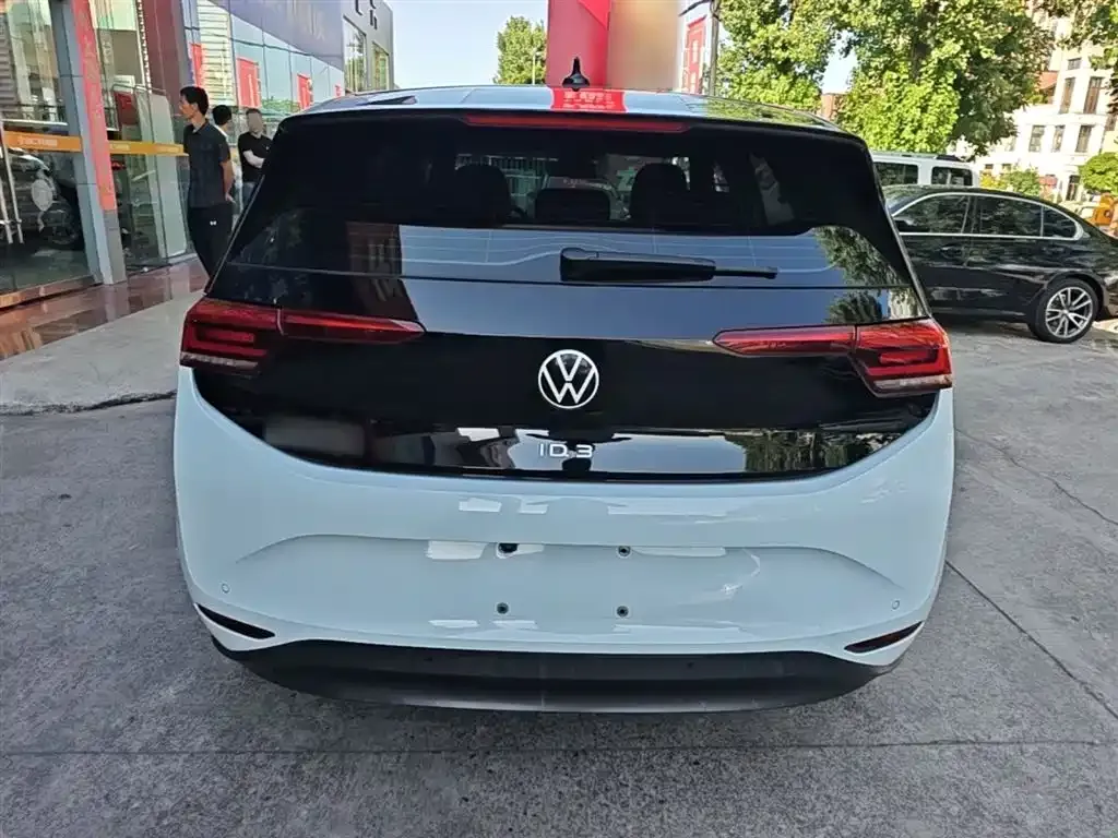 Volkswagen ID.3 — фото 6