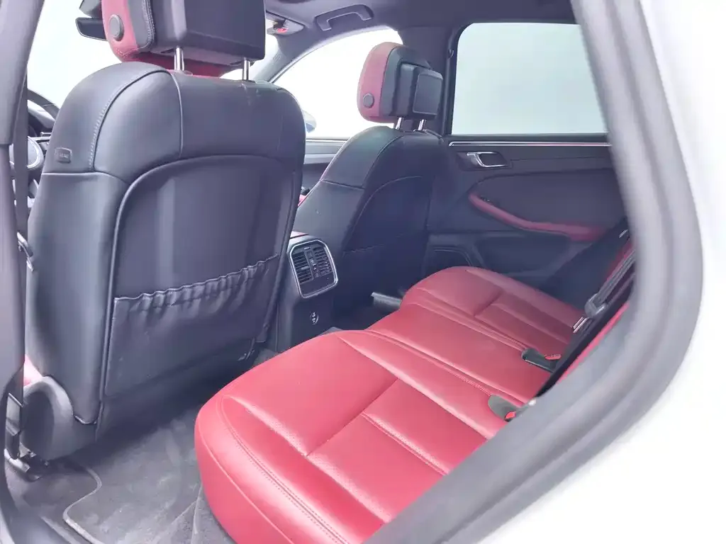 Porsche Macan 2023 из CN, фото 3