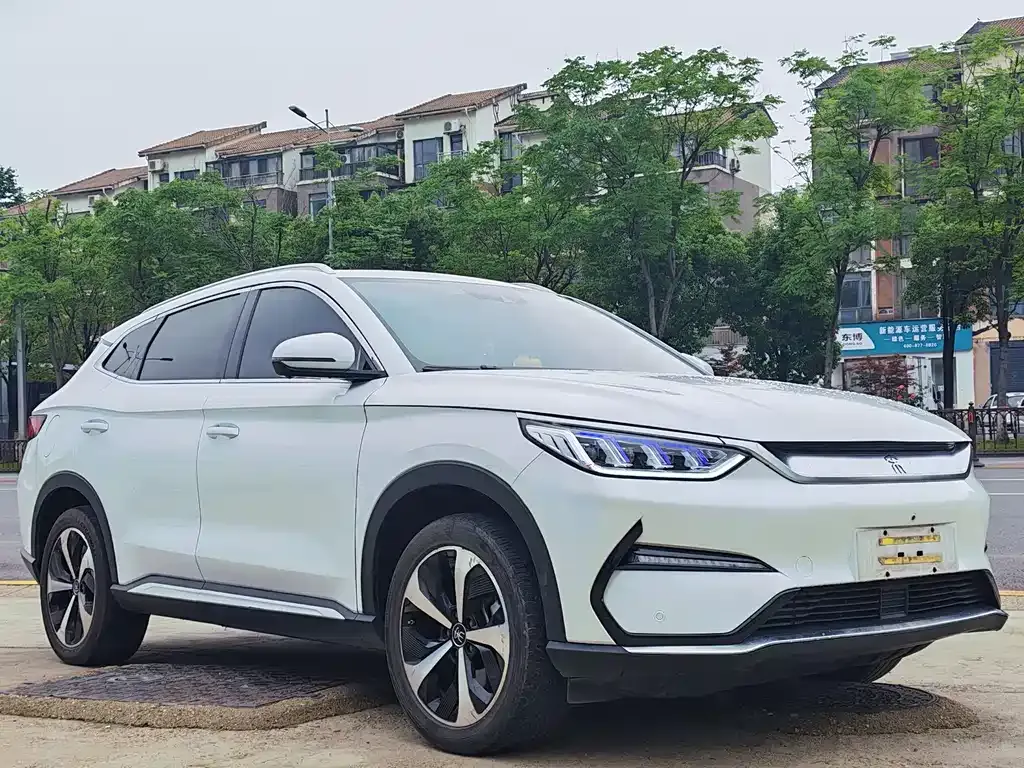 BYD PLUS New Energy — фото 1