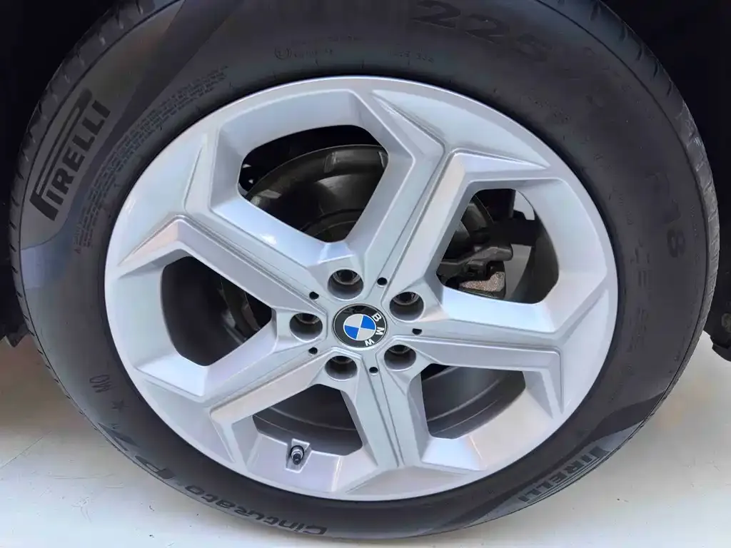 BMW X1 — фото 10