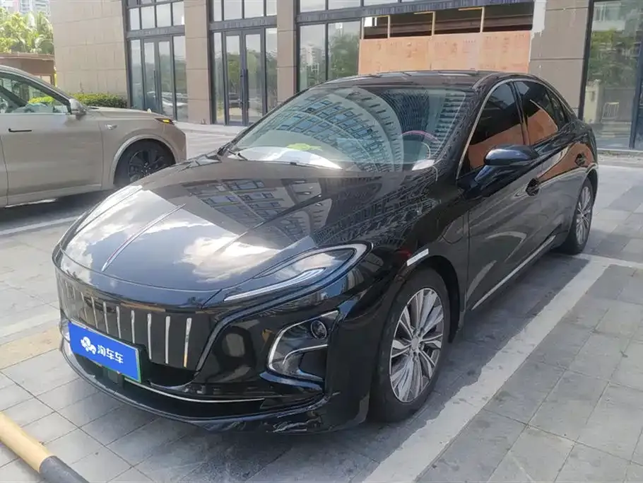 Hongqi E-QM5 — фото 1