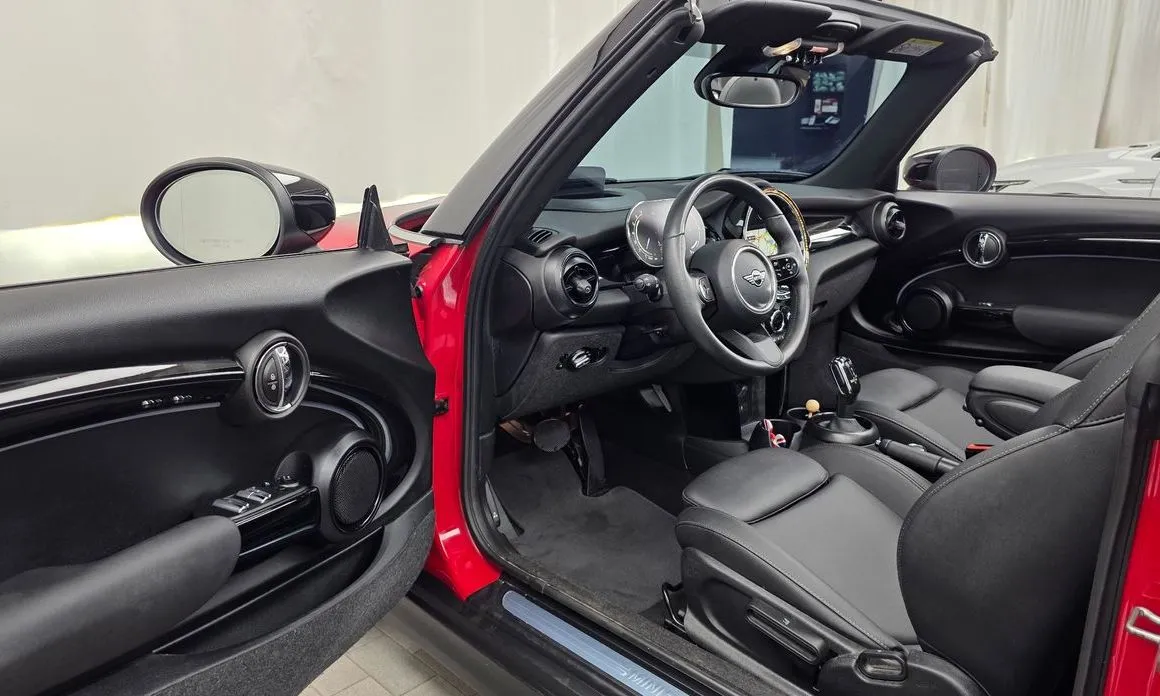 Mini Cooper Convertible 2024 из KR, фото 4