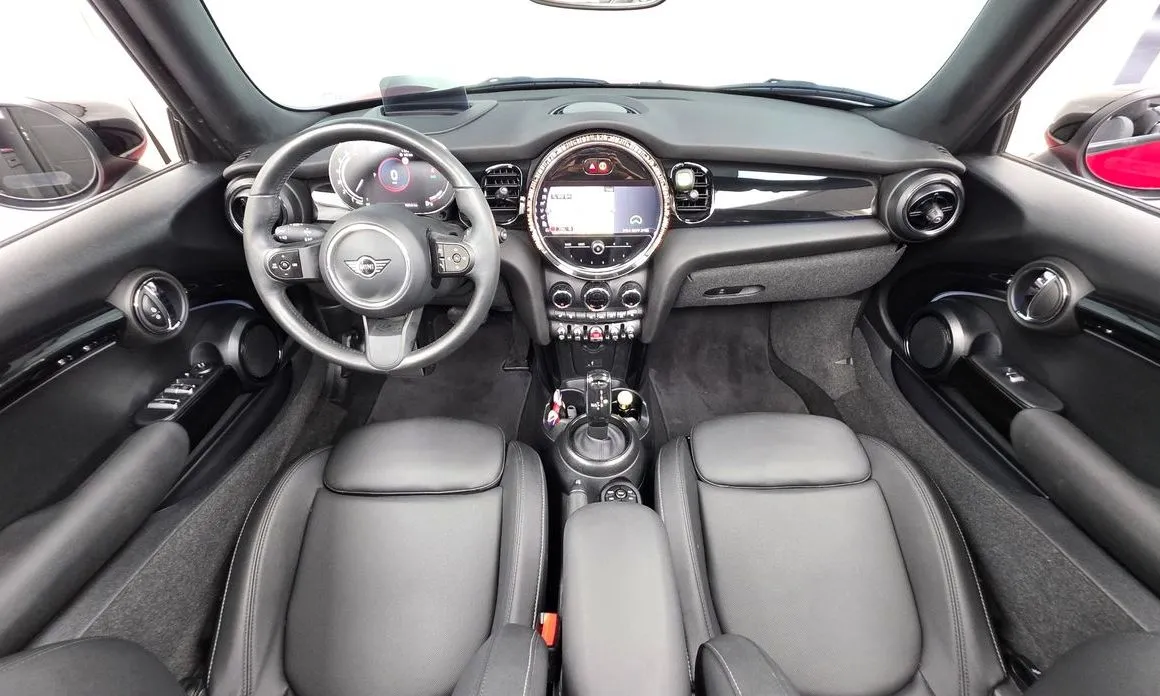 Mini Cooper Convertible 2024 из KR, фото 7