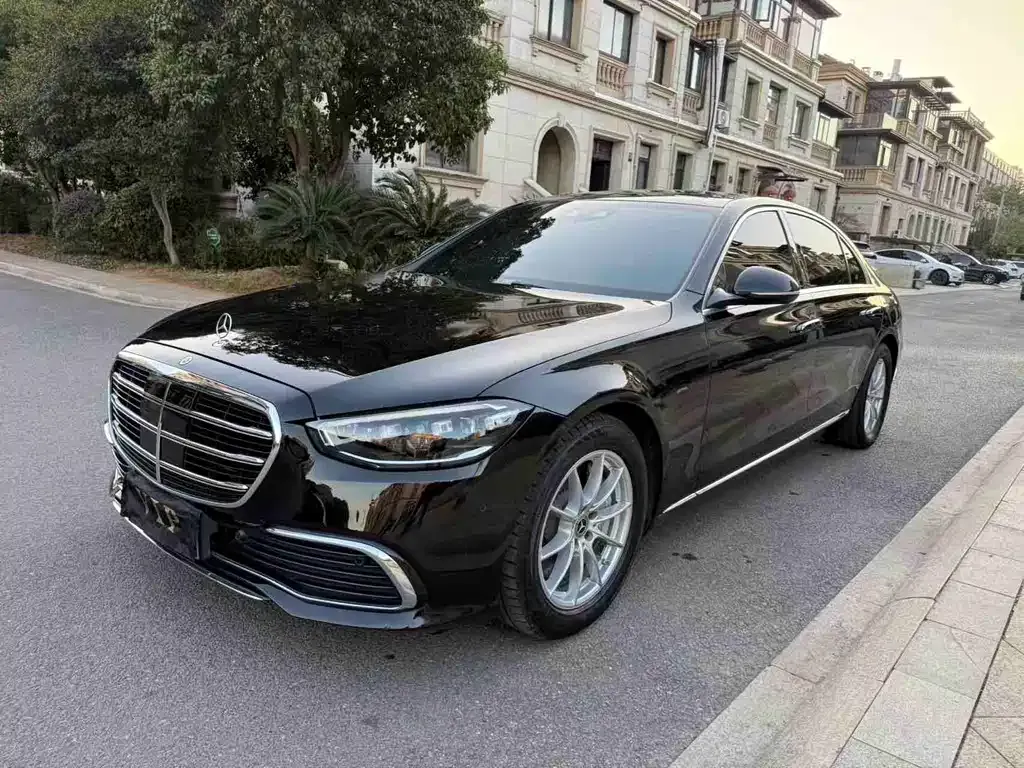 Mercedes-Benz S-Class — фото 1