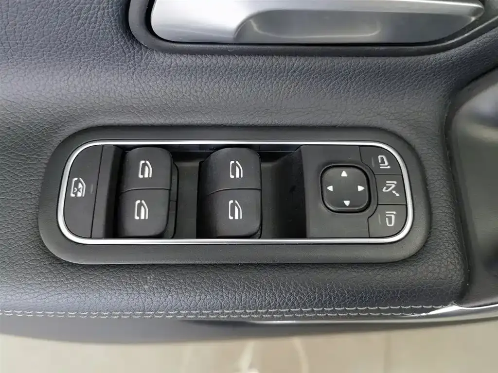 Mercedes-Benz A-Class — фото 10