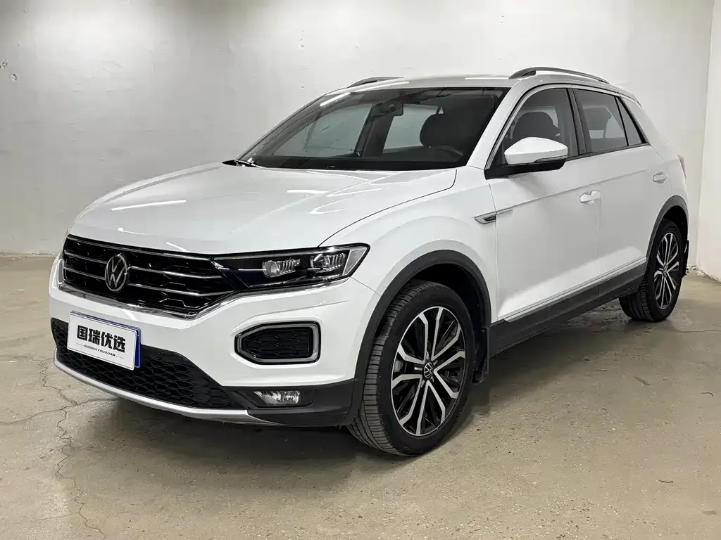 Volkswagen T-Roc — фото 1