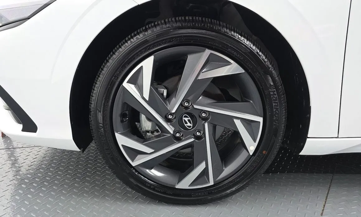 Hyundai AVANTE — фото 10