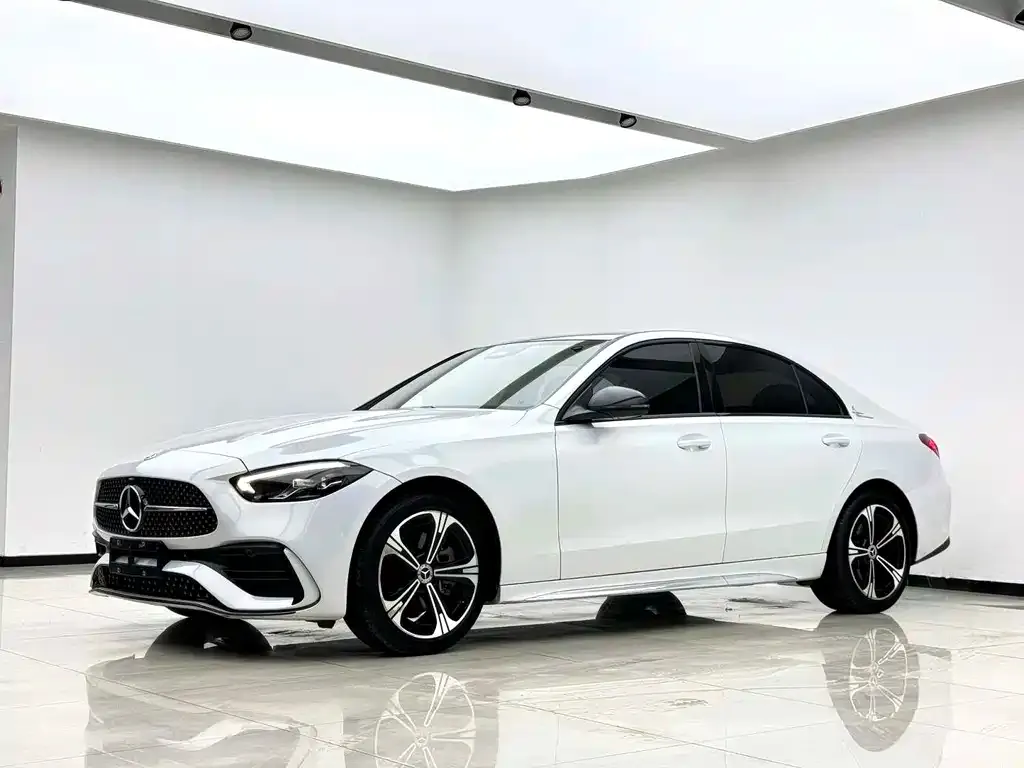 Mercedes-Benz C-Class — фото 1