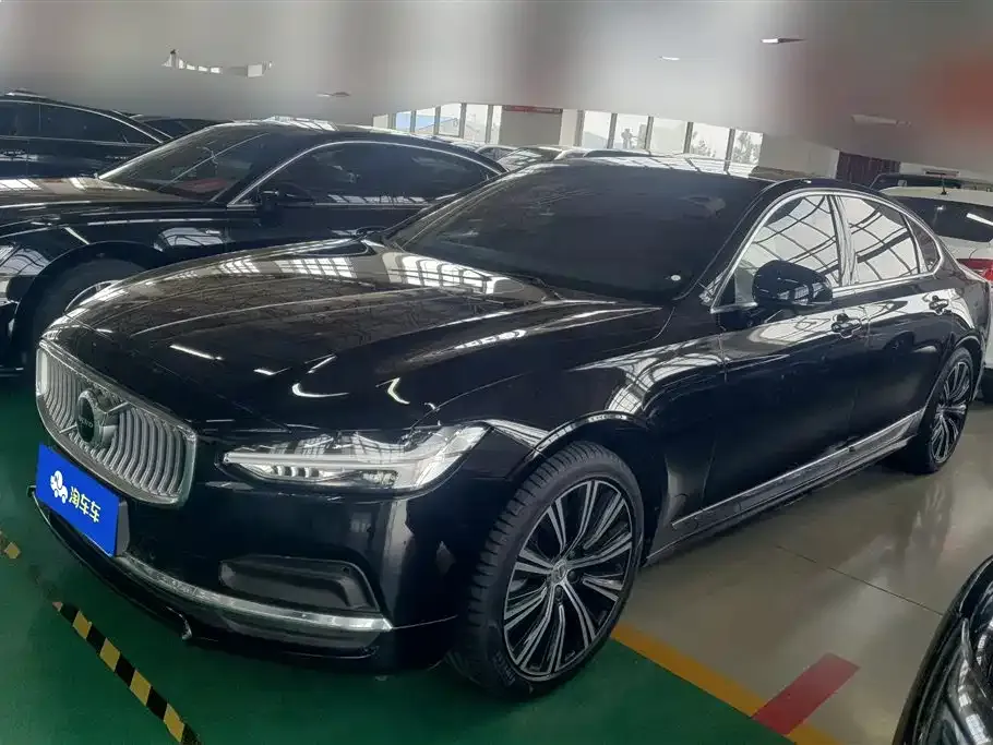 Volvo S90 — фото 1
