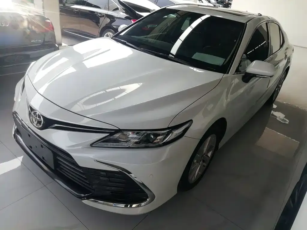 Toyota Camry — фото 8
