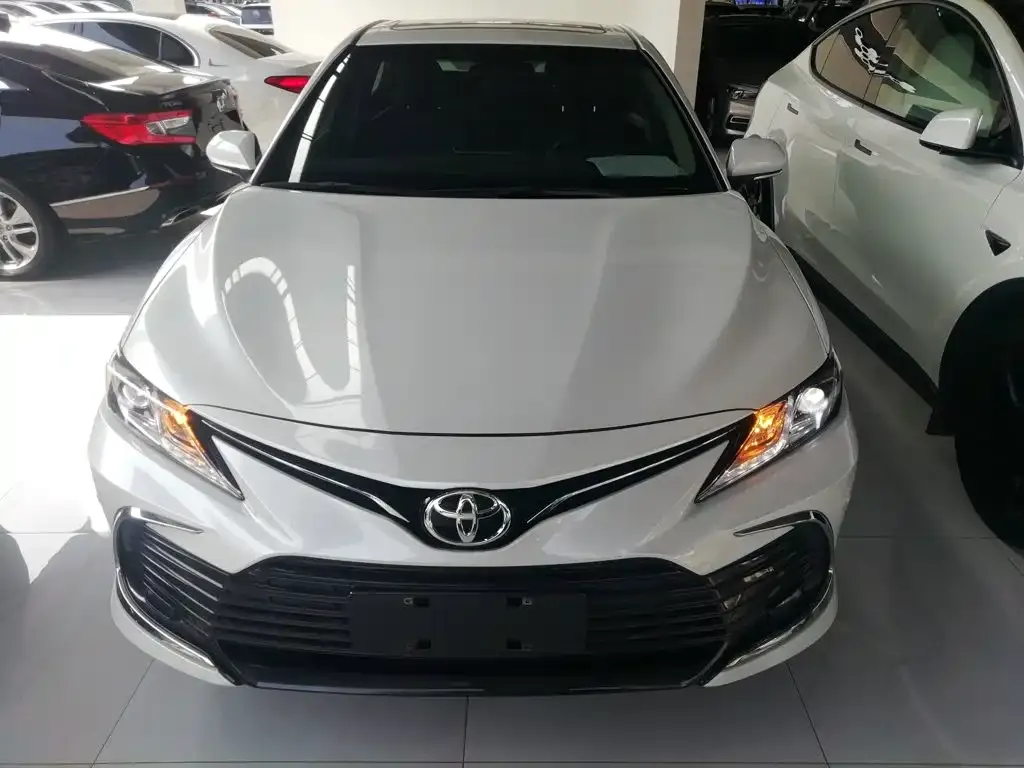 Toyota Camry — фото 7