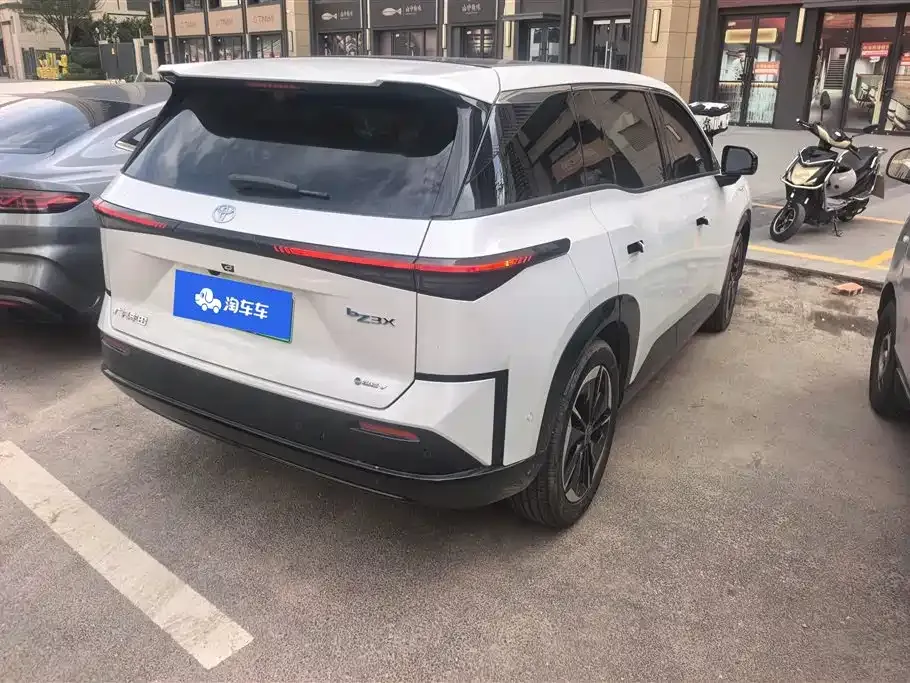 Toyota Platinum 3X 2025 из CN, фото 8