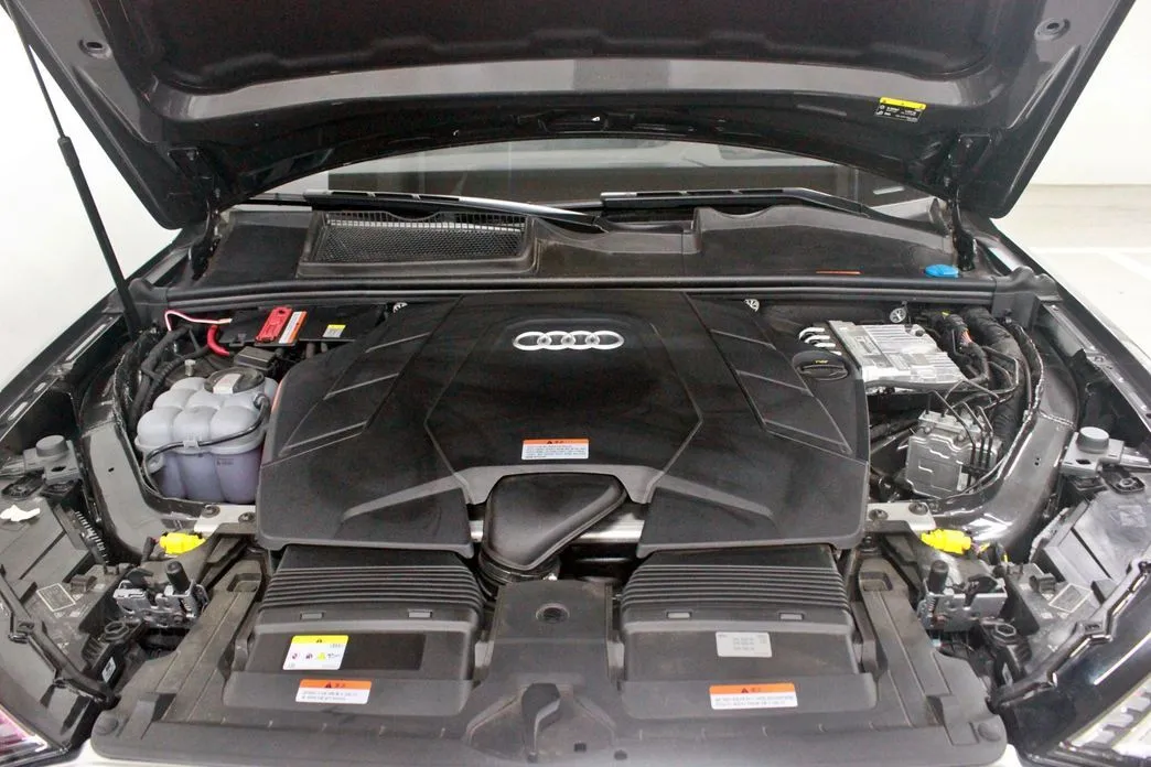 Audi Q7 2025 из KR, фото 10