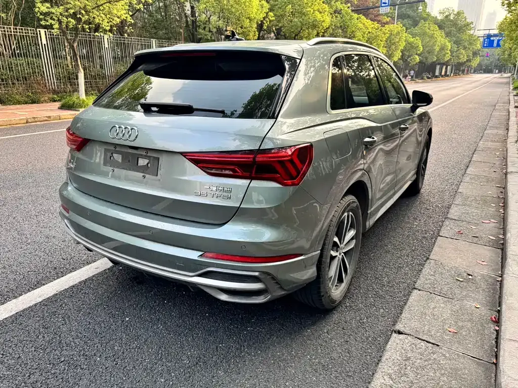 Audi Q3 — фото 10