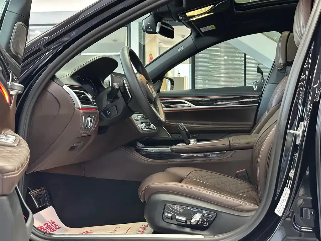BMW 7 Series 2022 из CN, фото 6
