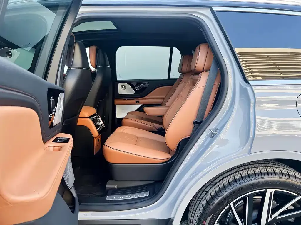 Lincoln Aviator — фото 5