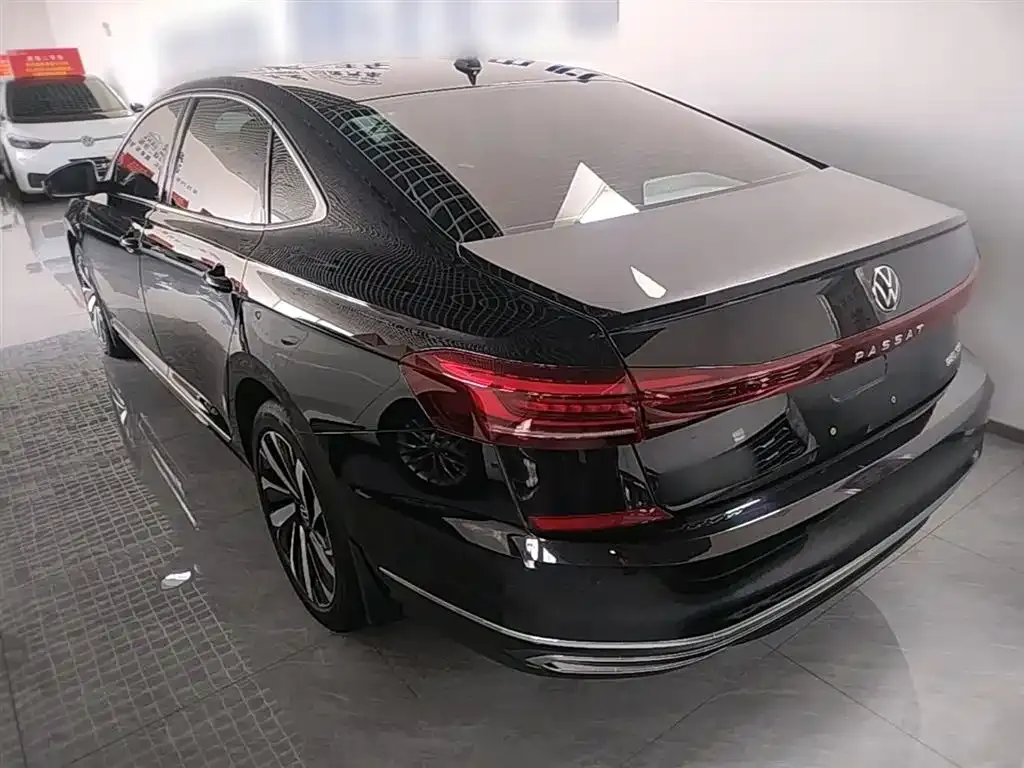 Volkswagen Passat — фото 4