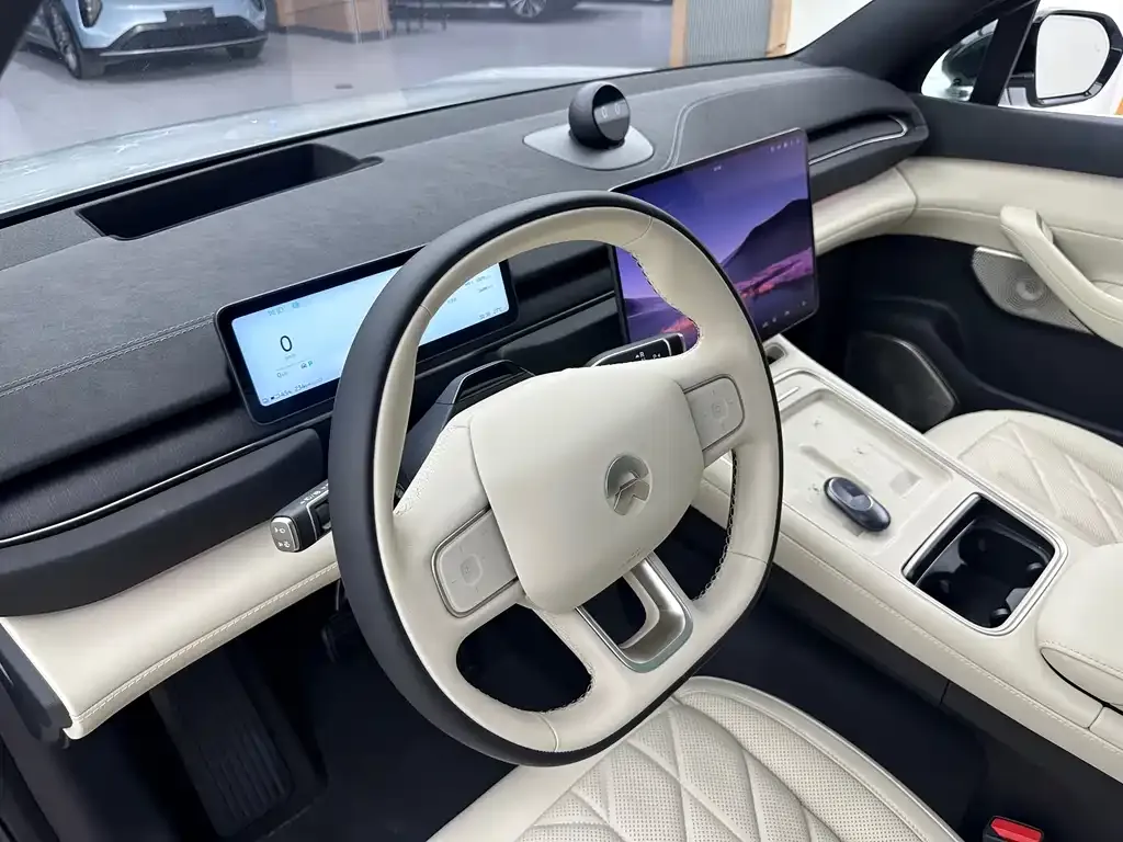 NIO EC6 — фото 10