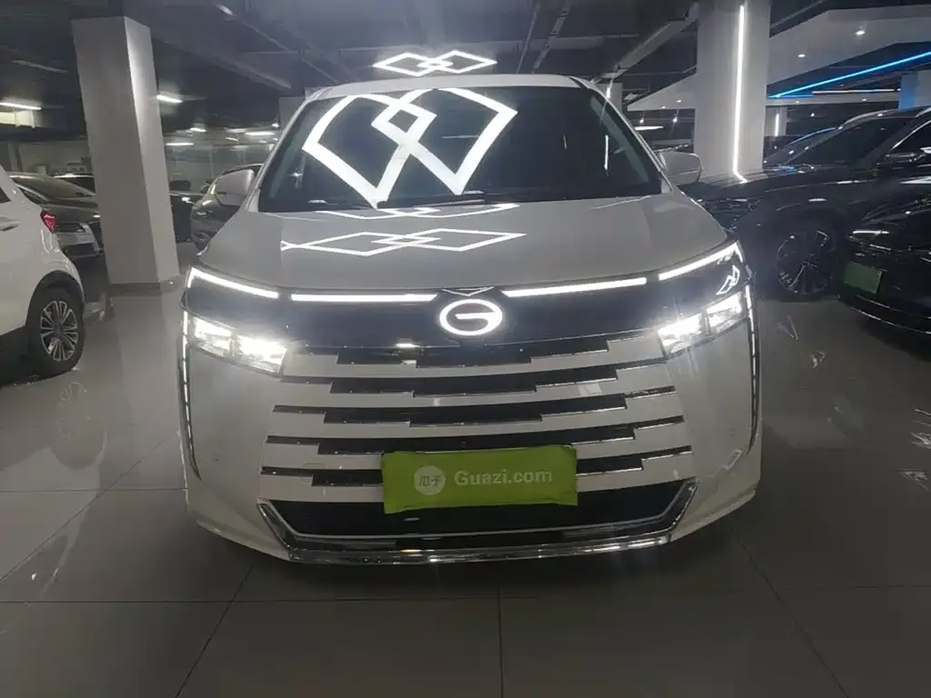 GAC Motor 传祺E8 PHEV — фото 10
