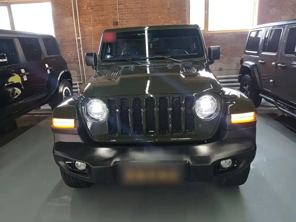Jeep Wrangler 2023 из CN, фото 8
