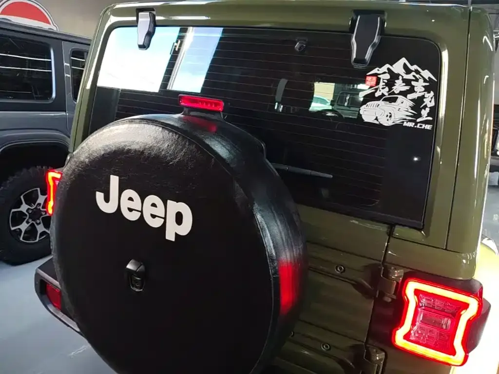 Jeep Wrangler 2023 из CN, фото 5