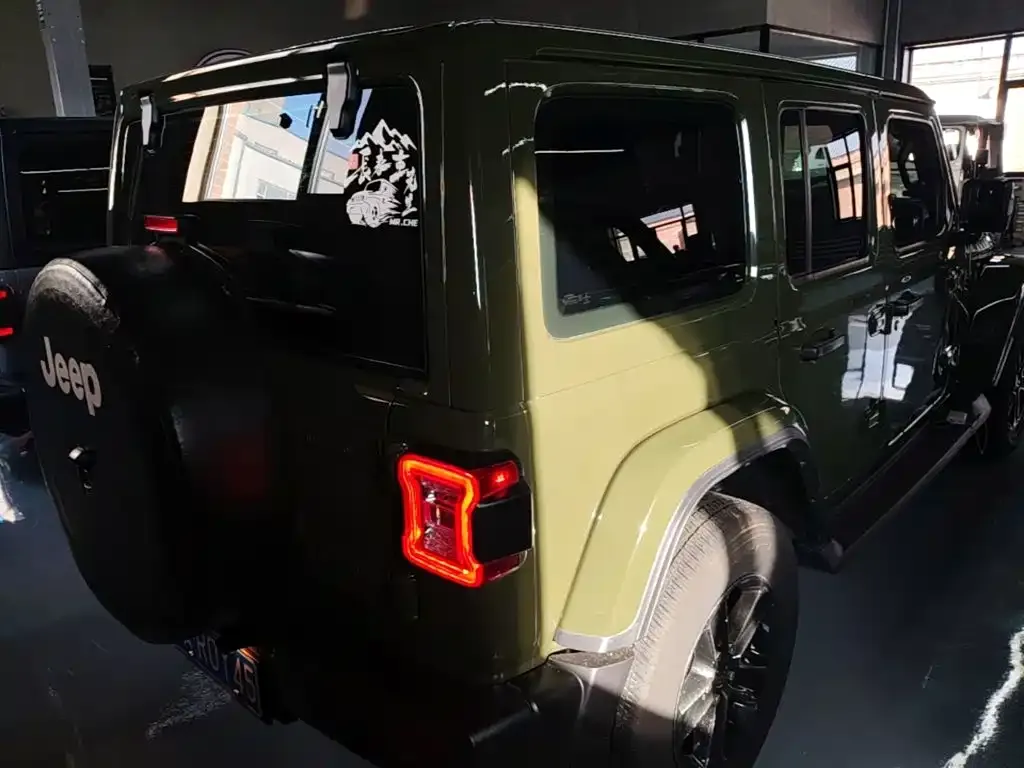 Jeep Wrangler 2023 из CN, фото 7