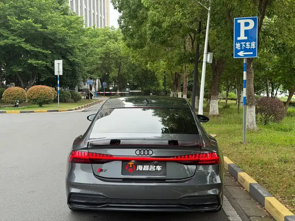 Audi A7 — фото 7
