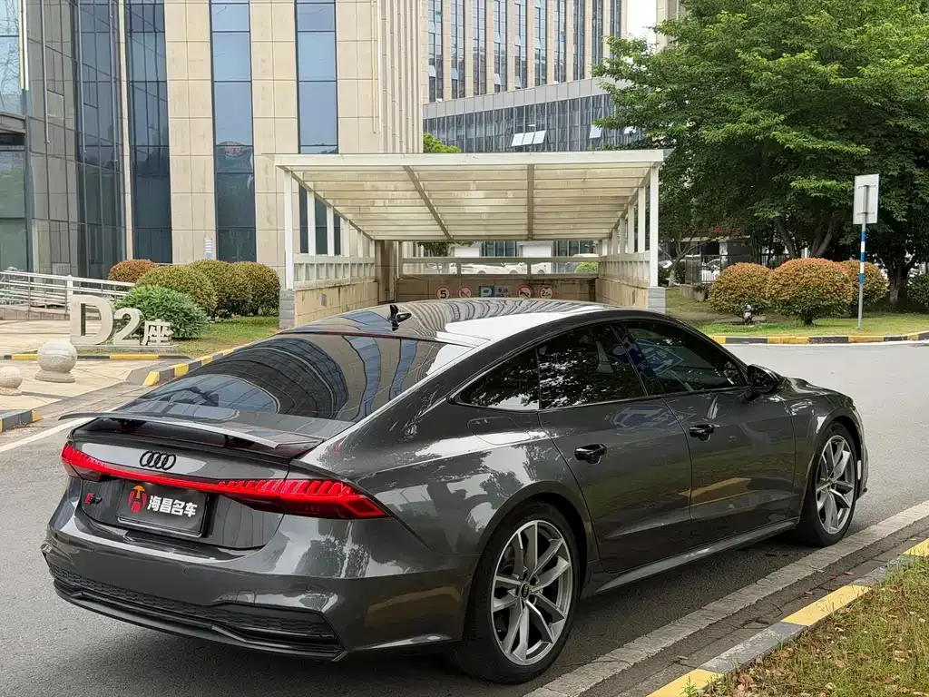 Audi A7 — фото 9