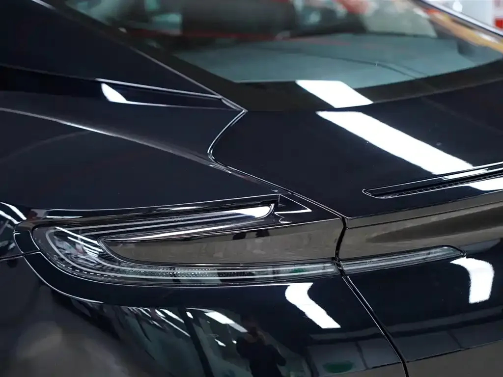 Aston Martin DB11 2021 из CN, фото 4