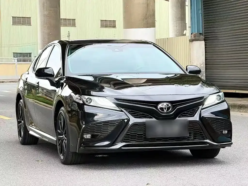 Toyota Camry — фото 4
